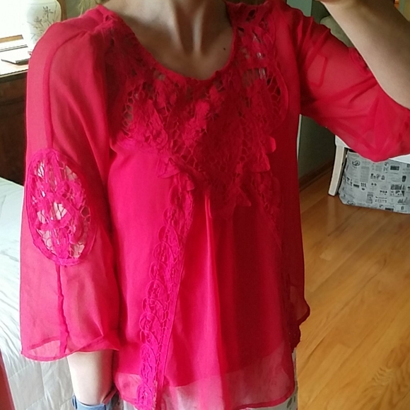 Red Bell Sleeved Lace Chiffon Blouse - Picture 3 of 8